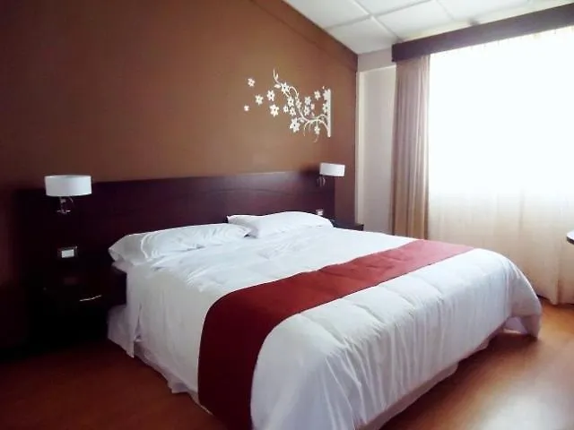 فندق Hosteria Y Centro De Convenciones Baguanchi