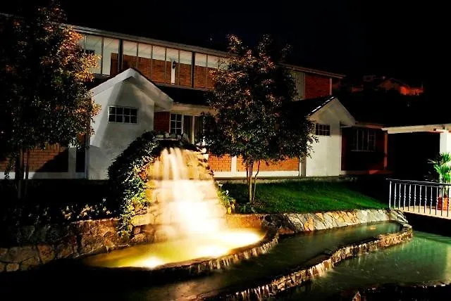 Hosteria Y Centro De Convenciones Baguanchi كوينكا