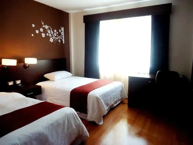 Hosteria Y Centro De Convenciones Baguanchi فندق كوينكا